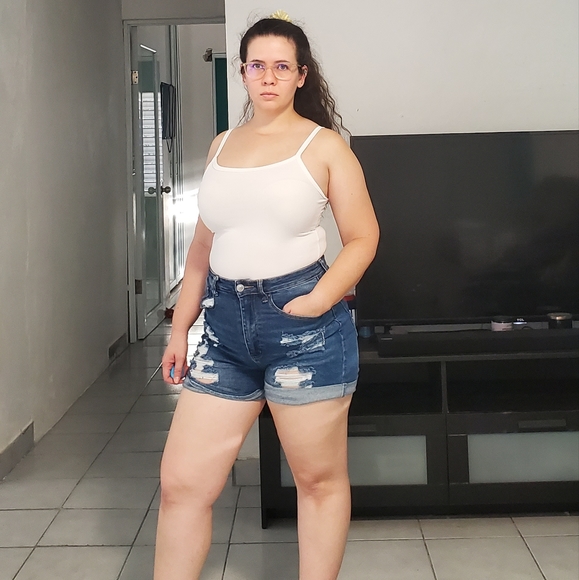 Basic strappy top - Picture 3 of 4